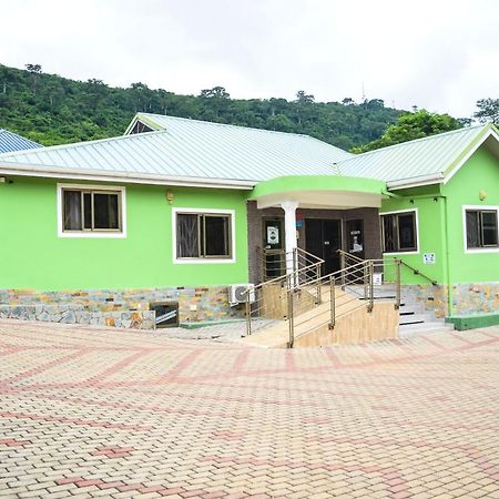 3A'S Guest House Akosombo エクステリア 写真