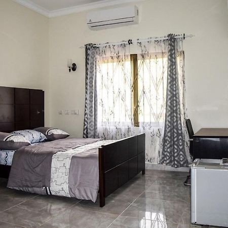 3A'S Guest House Akosombo エクステリア 写真