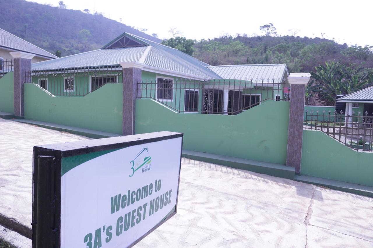 3A'S Guest House Akosombo エクステリア 写真
