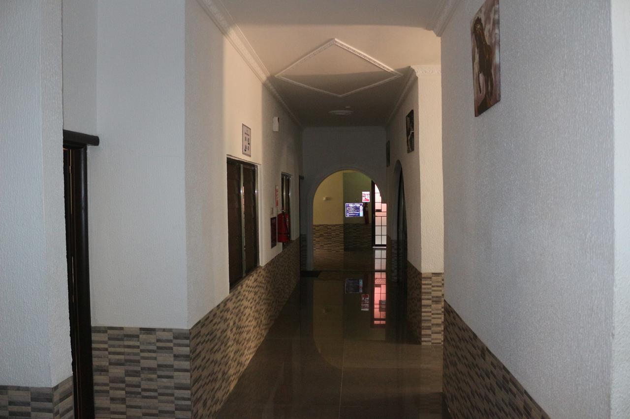 3A'S Guest House Akosombo エクステリア 写真