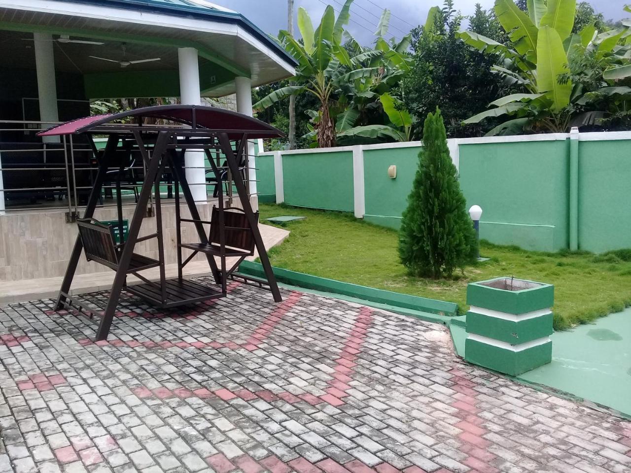 3A'S Guest House Akosombo エクステリア 写真
