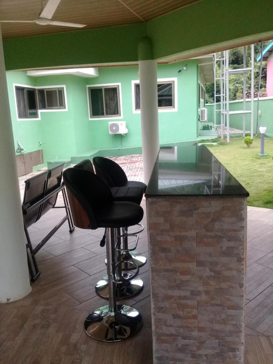 3A'S Guest House Akosombo エクステリア 写真