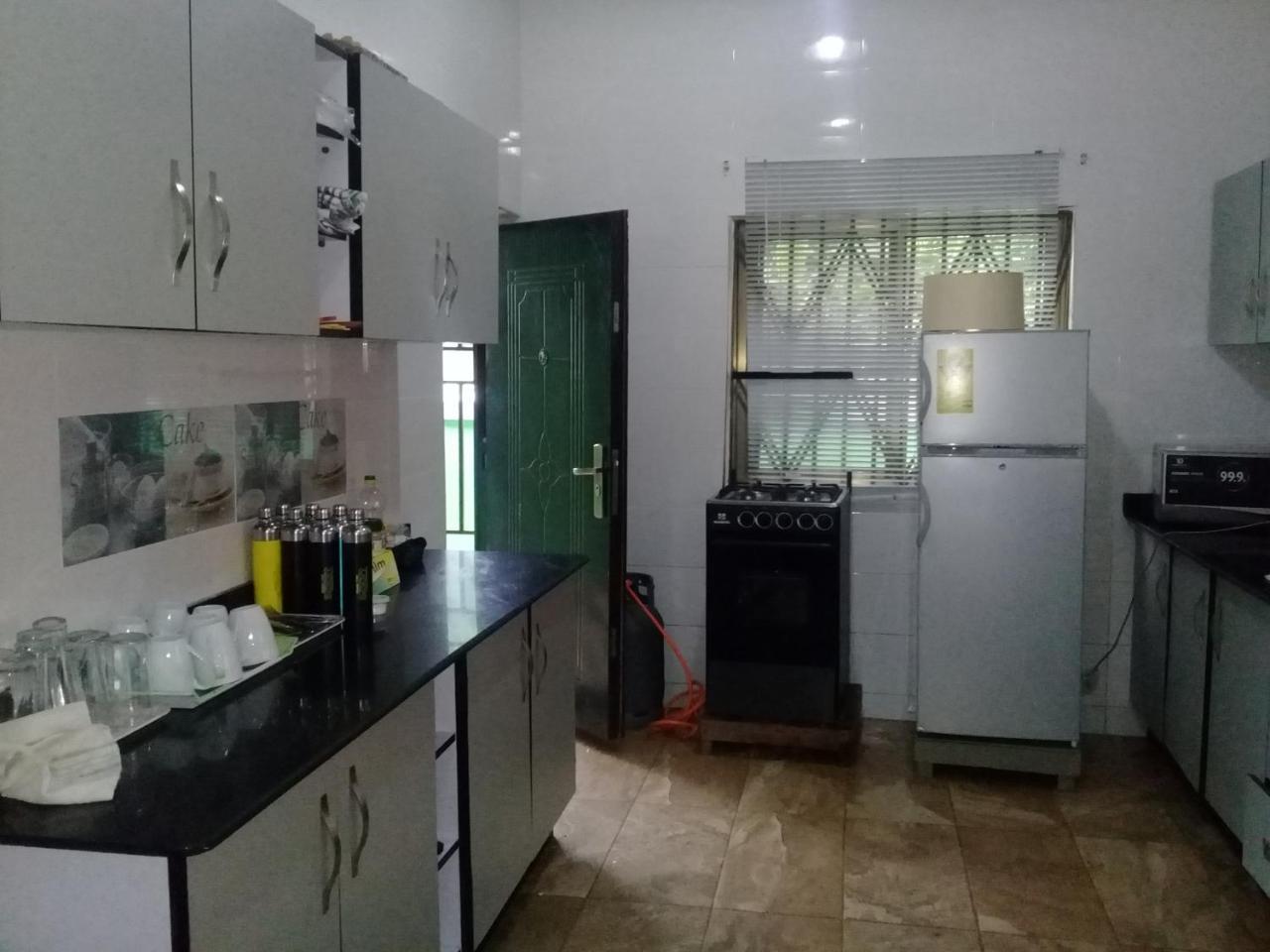 3A'S Guest House Akosombo エクステリア 写真