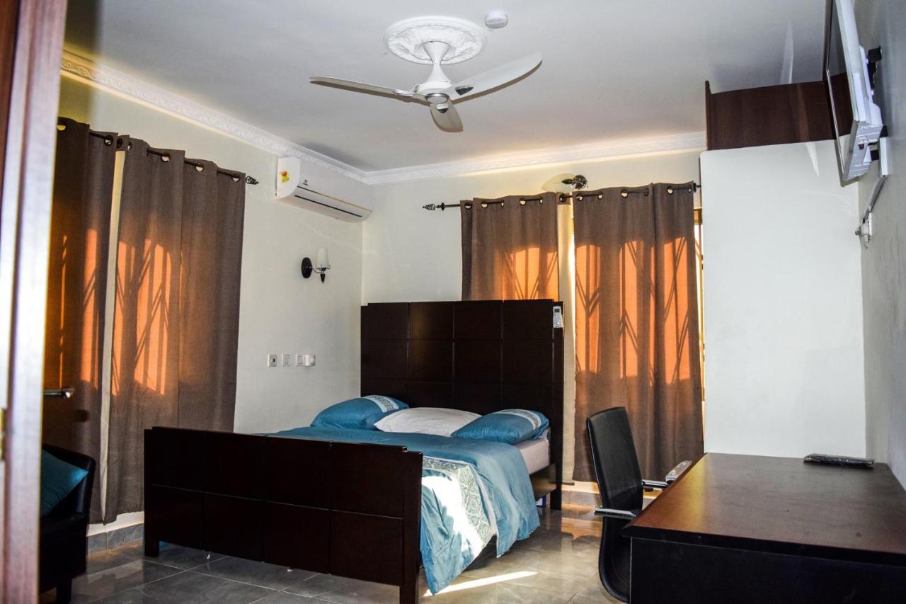 3A'S Guest House Akosombo エクステリア 写真