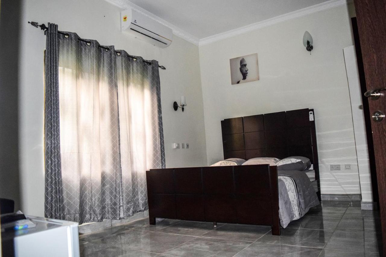 3A'S Guest House Akosombo エクステリア 写真