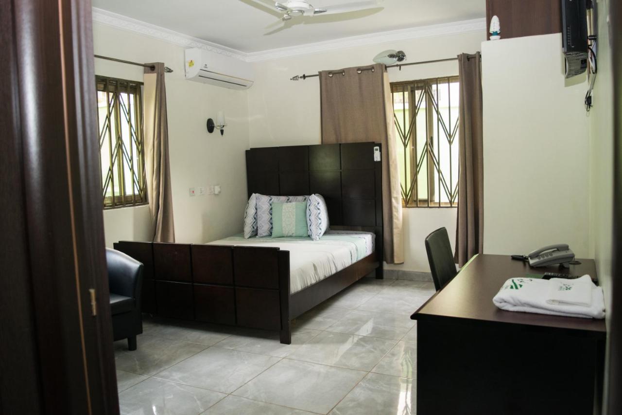 3A'S Guest House Akosombo エクステリア 写真