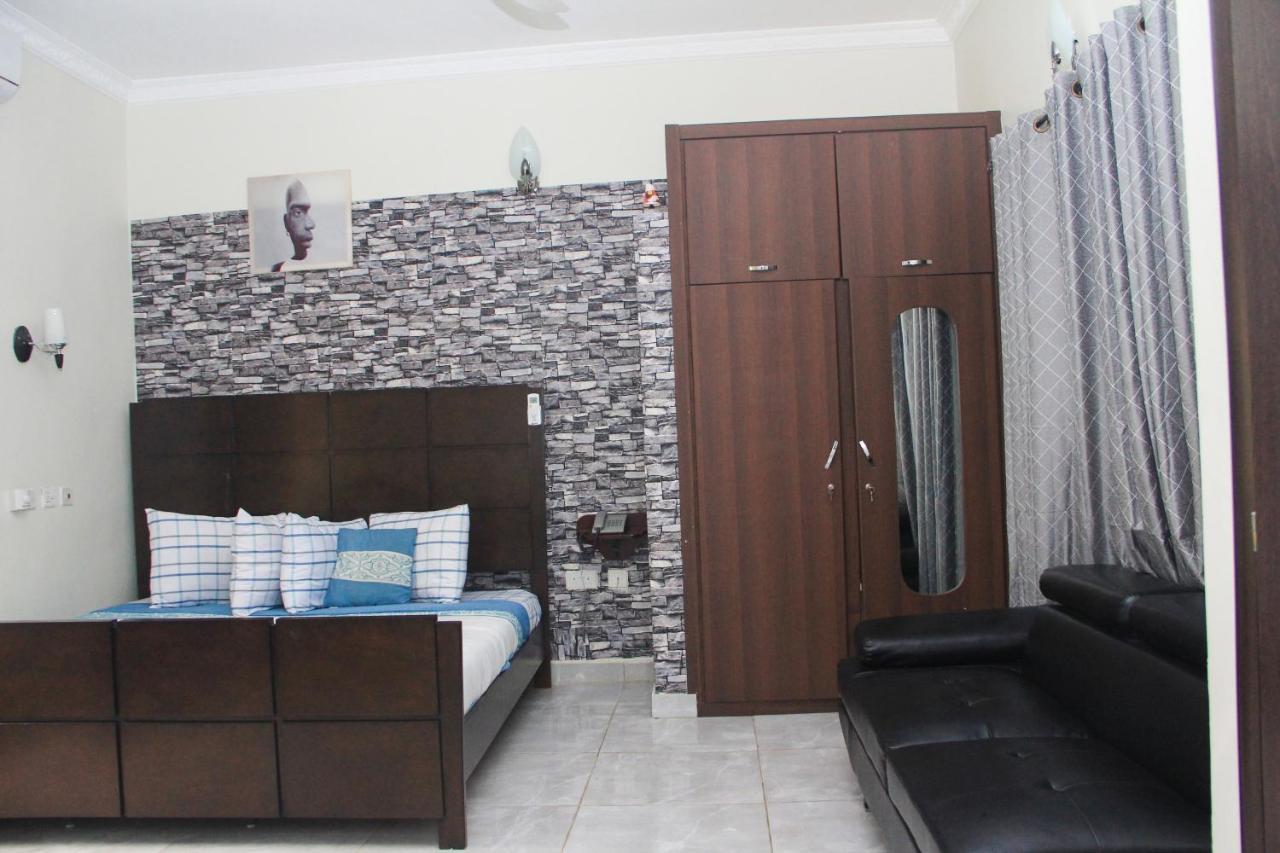 3A'S Guest House Akosombo エクステリア 写真