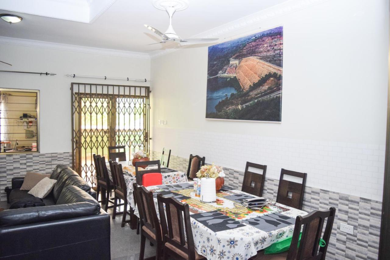 3A'S Guest House Akosombo エクステリア 写真
