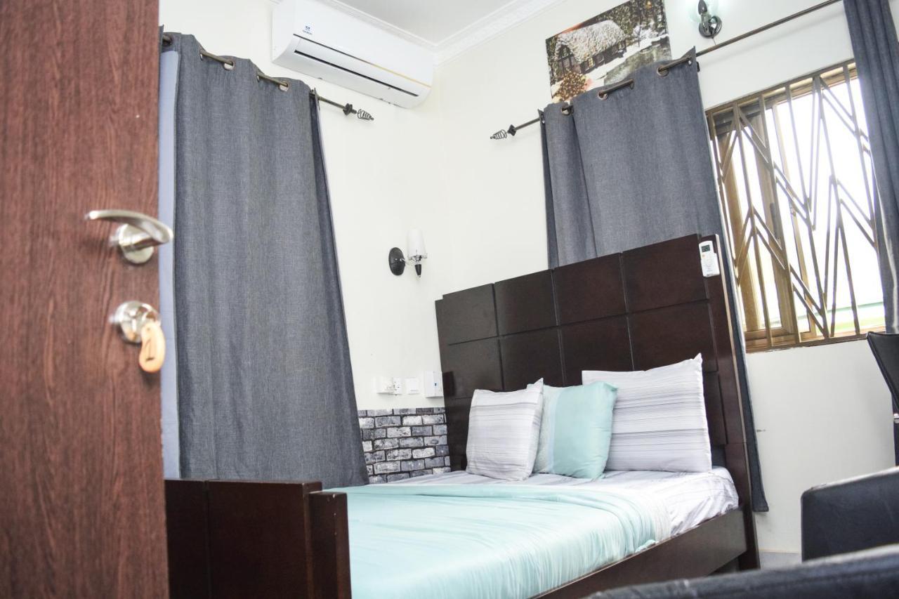 3A'S Guest House Akosombo エクステリア 写真